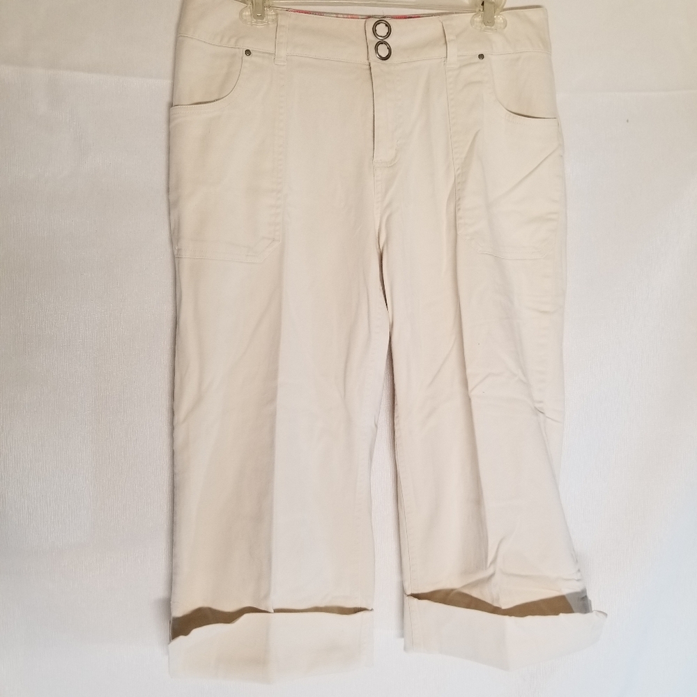 Hannah Stretch Womans Size 8 Capris Cream Tan Wide Cuffed Leg 4 Pockets